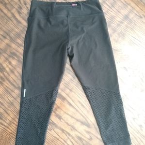 Mondetta Capri Leggings